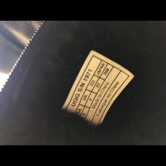 Ugg boot - Picture 3 of 3